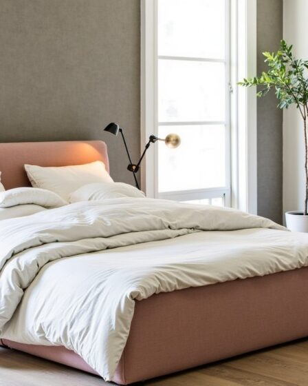 Tête de lit en placoplatre : astuces design pour transformer votre chambre avec style